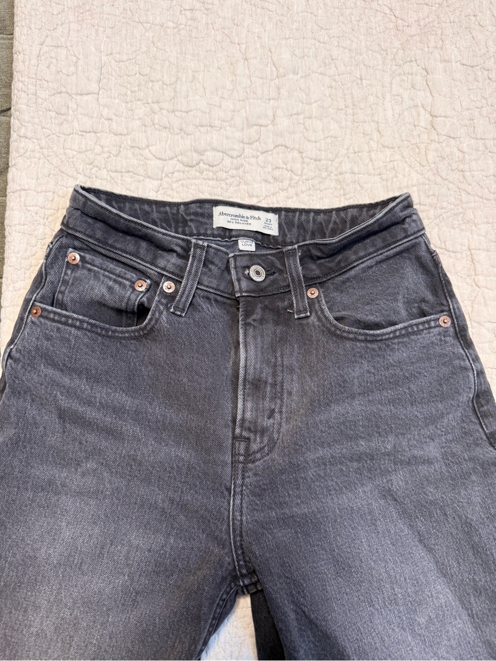 Abercrombie & Fitch 90s Relaxed High Rise Black Wash Jeans Size 23 SHORT